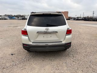 2012 Toyota Highlander SE - Exterior Rear Center Image